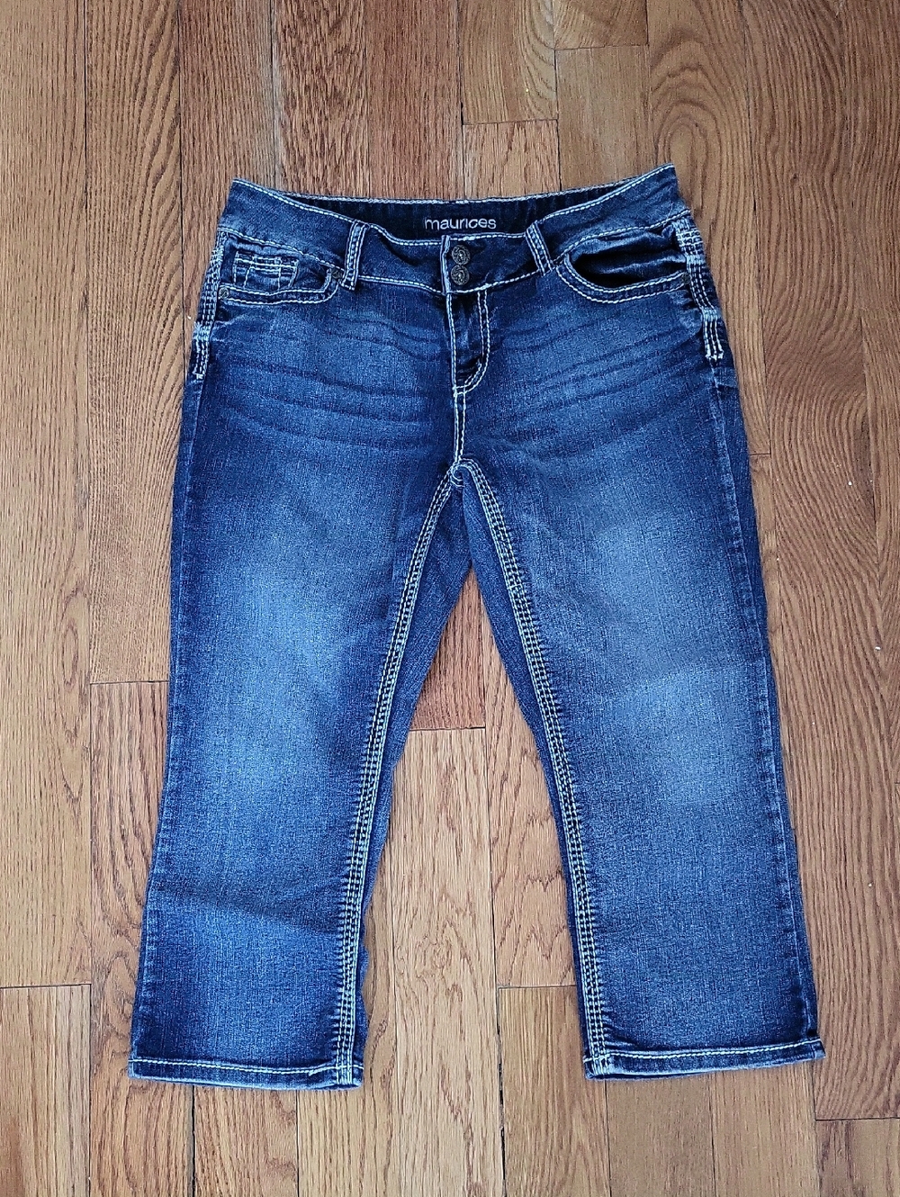 [26]Juniors Mid-Rise Capri Pants